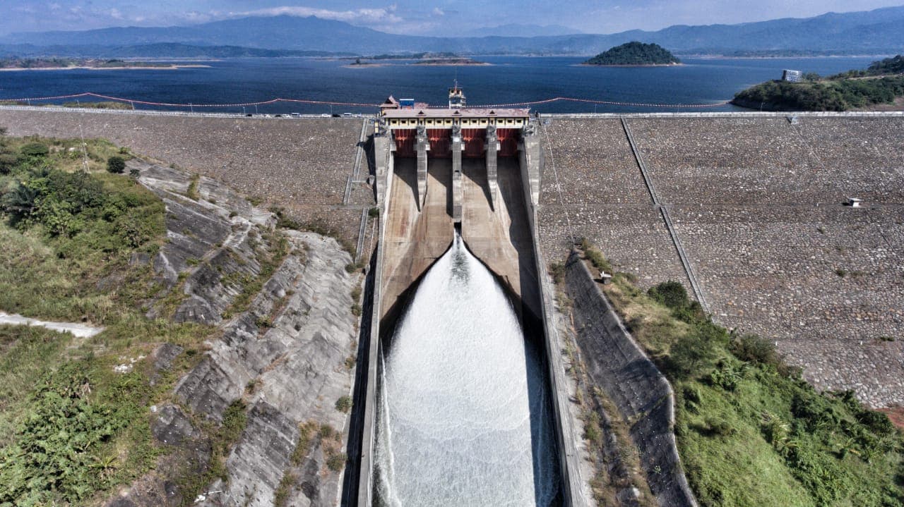 Paradoks Air sebagai Energi: Terbarukan Tapi Belum Berkeadilan