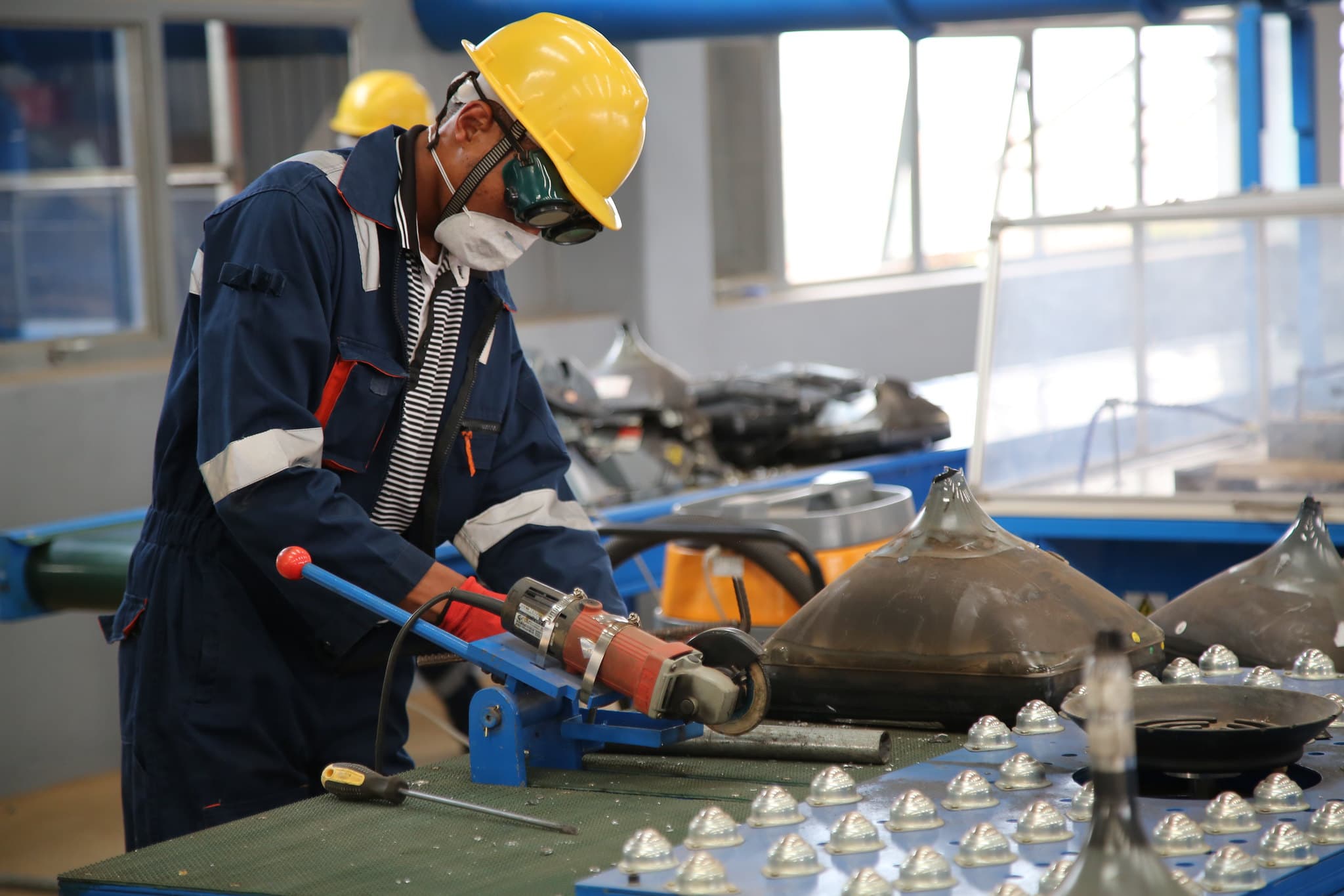 Mengurangi pertambangan lewat daur ulang sampah elektronik: Danantara bisa jadi motornya