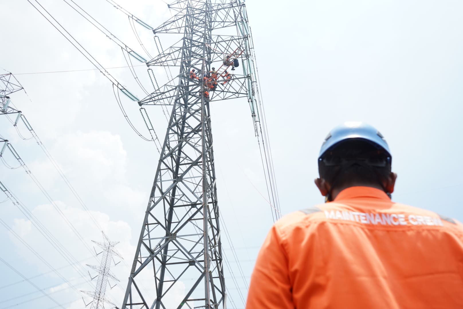 Merevisi Monopoli PLN melalui ‘Power Wheeling’ Energi Terbarukan