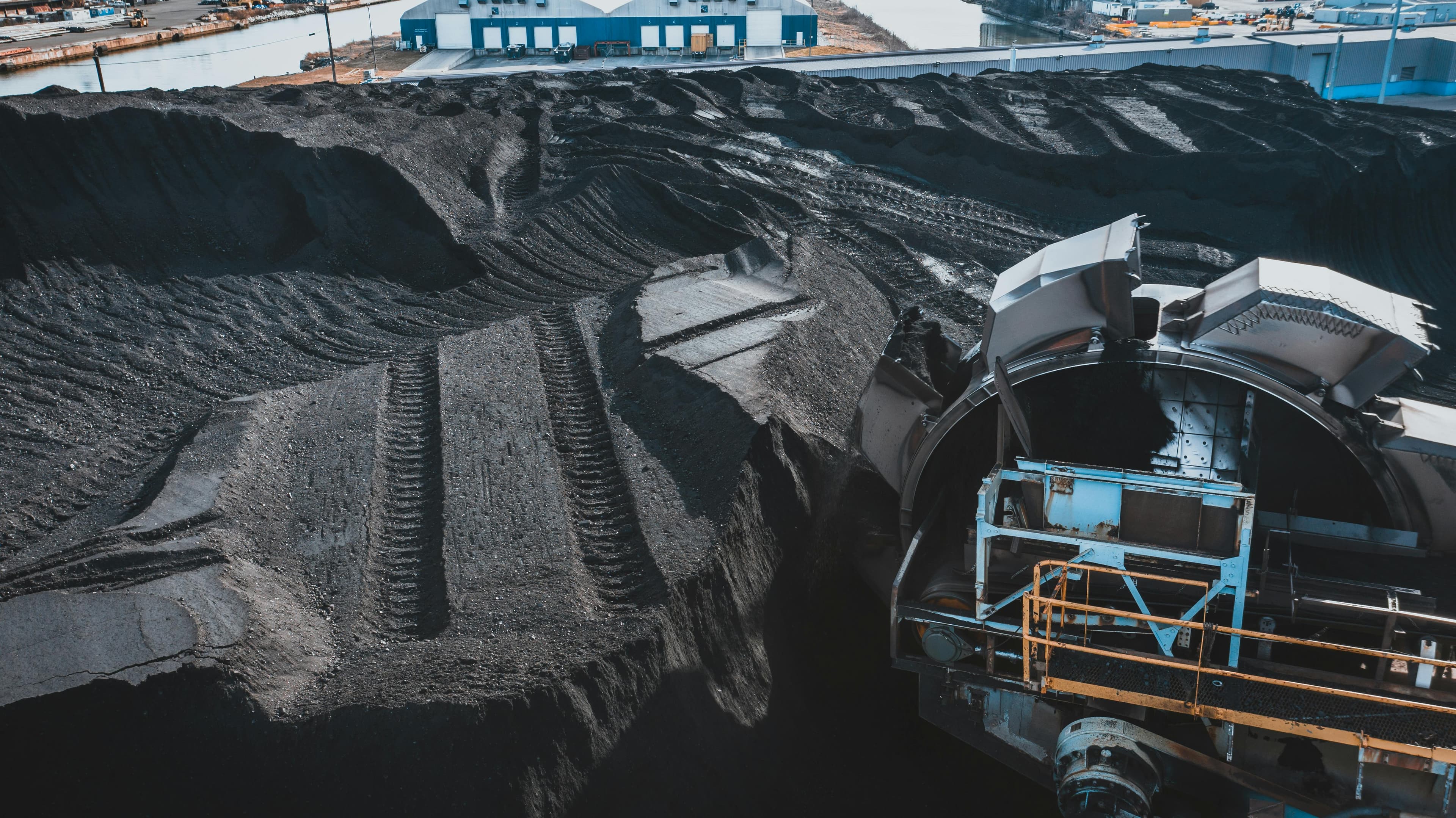 Mengapa Sulit Membuka Perhitungan Emisi di Industri Batu Bara?