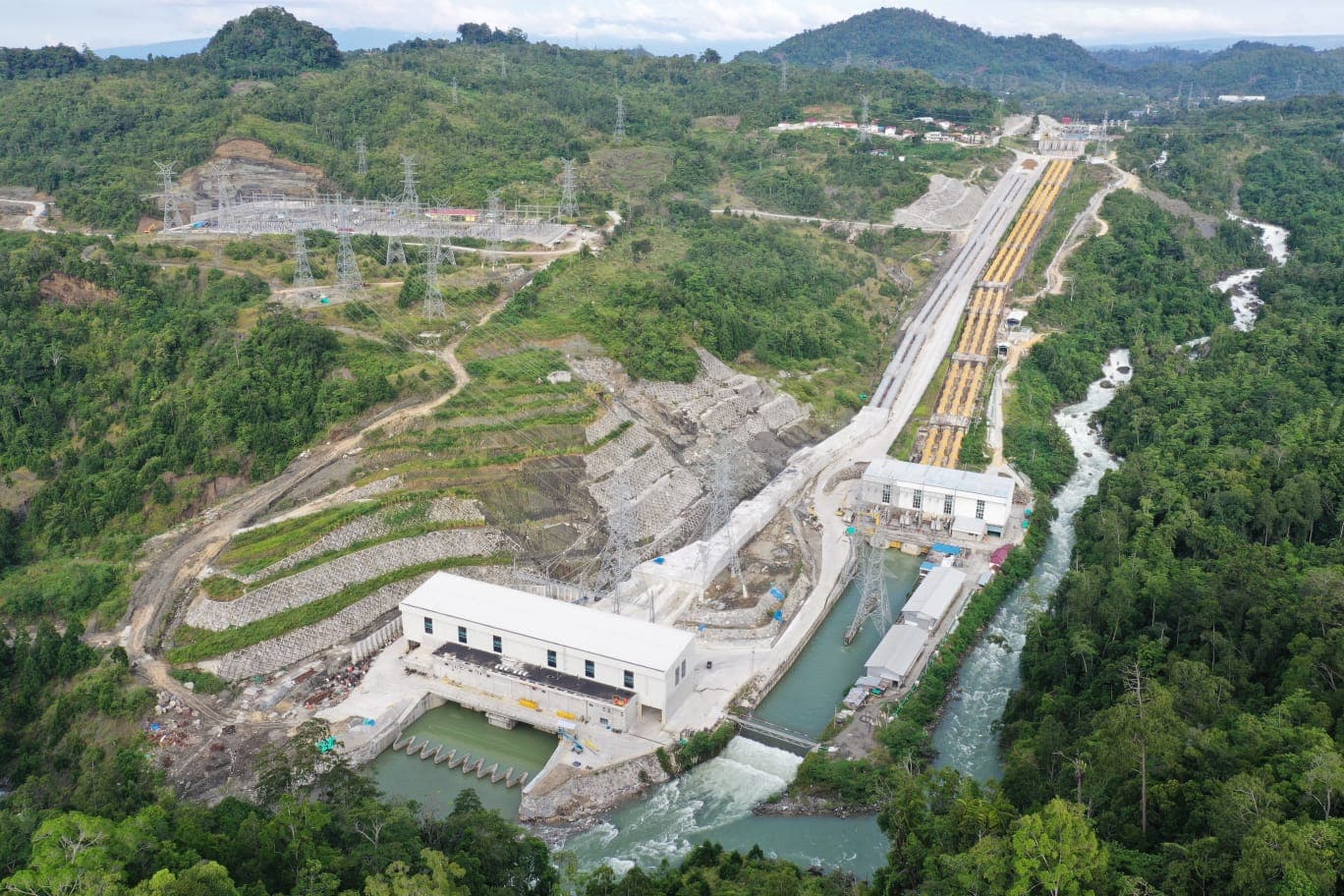 Mengenal Perbedaan Cara Kerja Pembangkit Energi Air dan Dampaknya