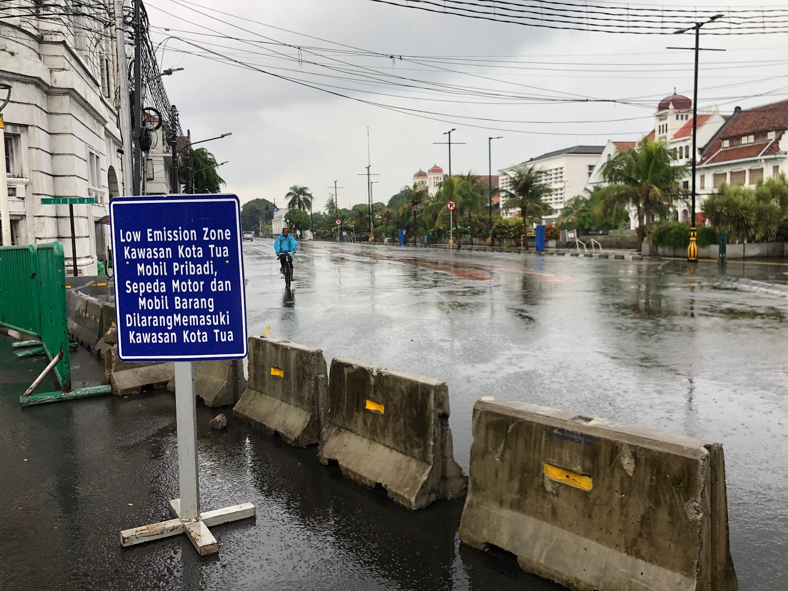 Terlalu sempit dan tak konsisten: Memeriksa Efektivitas Zona Rendah Emisi di Indonesia