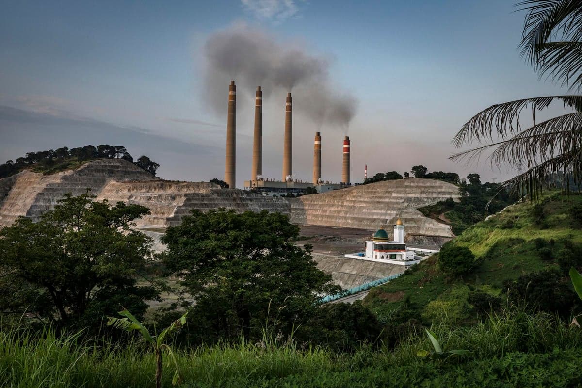 Pajak Karbon PLTU Captive: Menambal Kas Negara, Keadilan Iklim untuk Warga