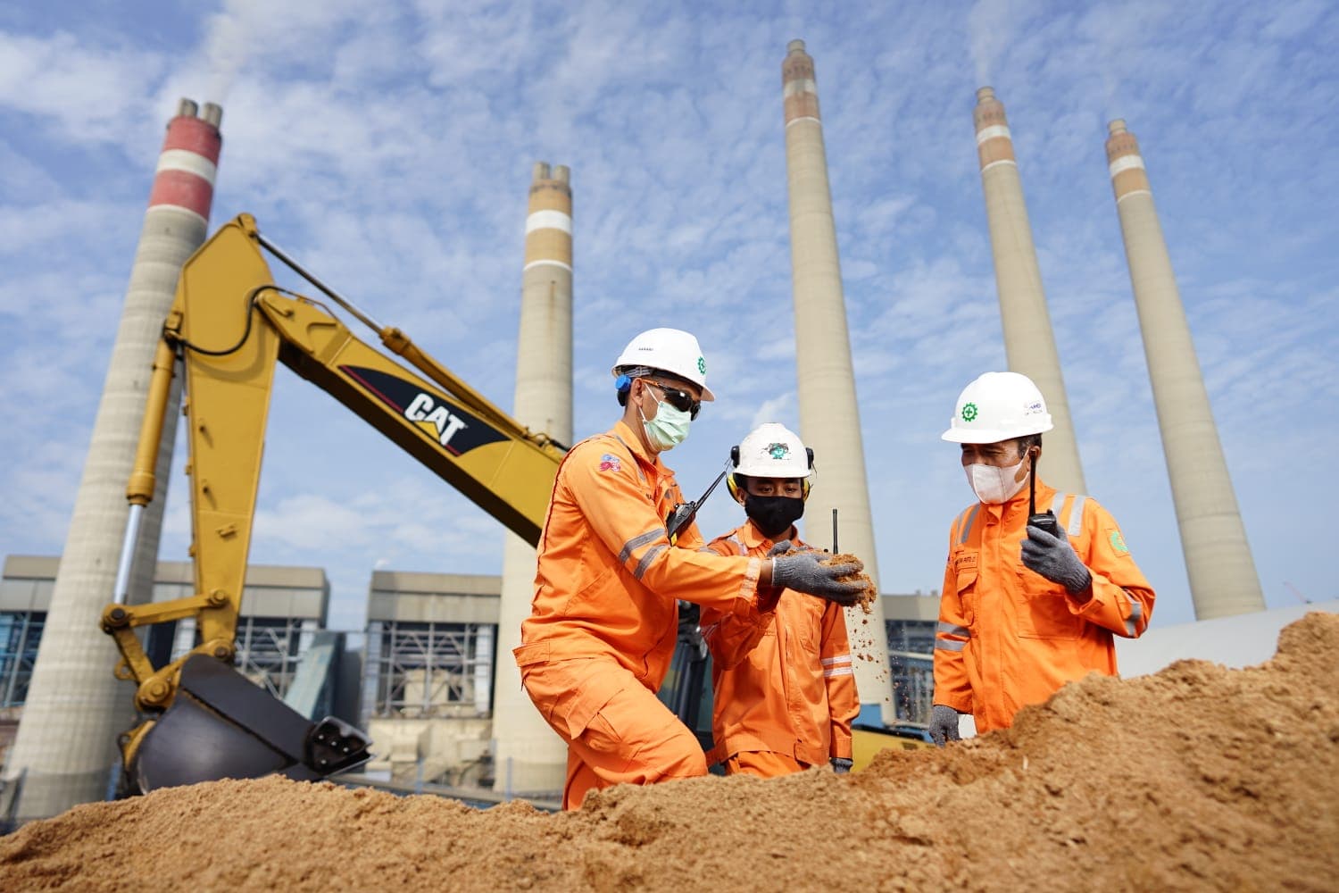 Pekerja PLTU pasca-Transisi Energi: Terjepit Ketidakpastian, Minim Perlindungan