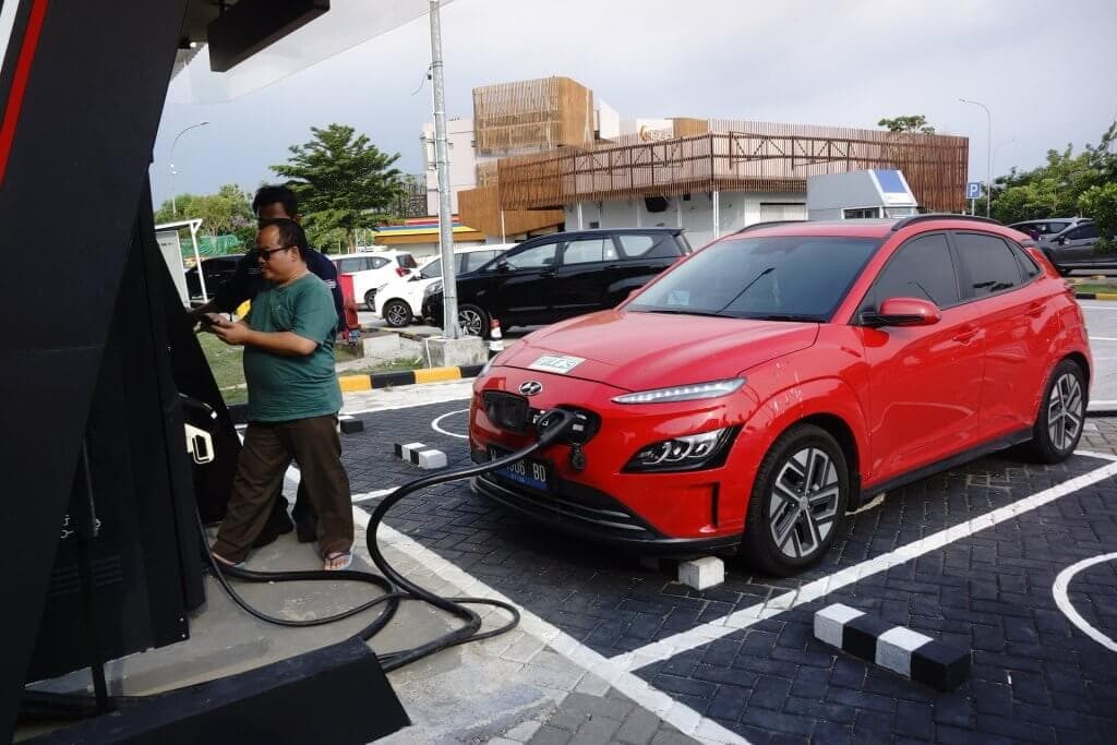 Mau Beli? Cek Kelebihan dan Kekurangan Mobil Listrik