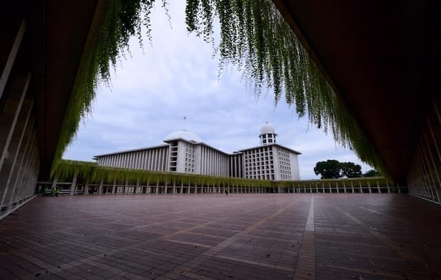 Melirik Inisiatif Transisi Energi dari Masjid