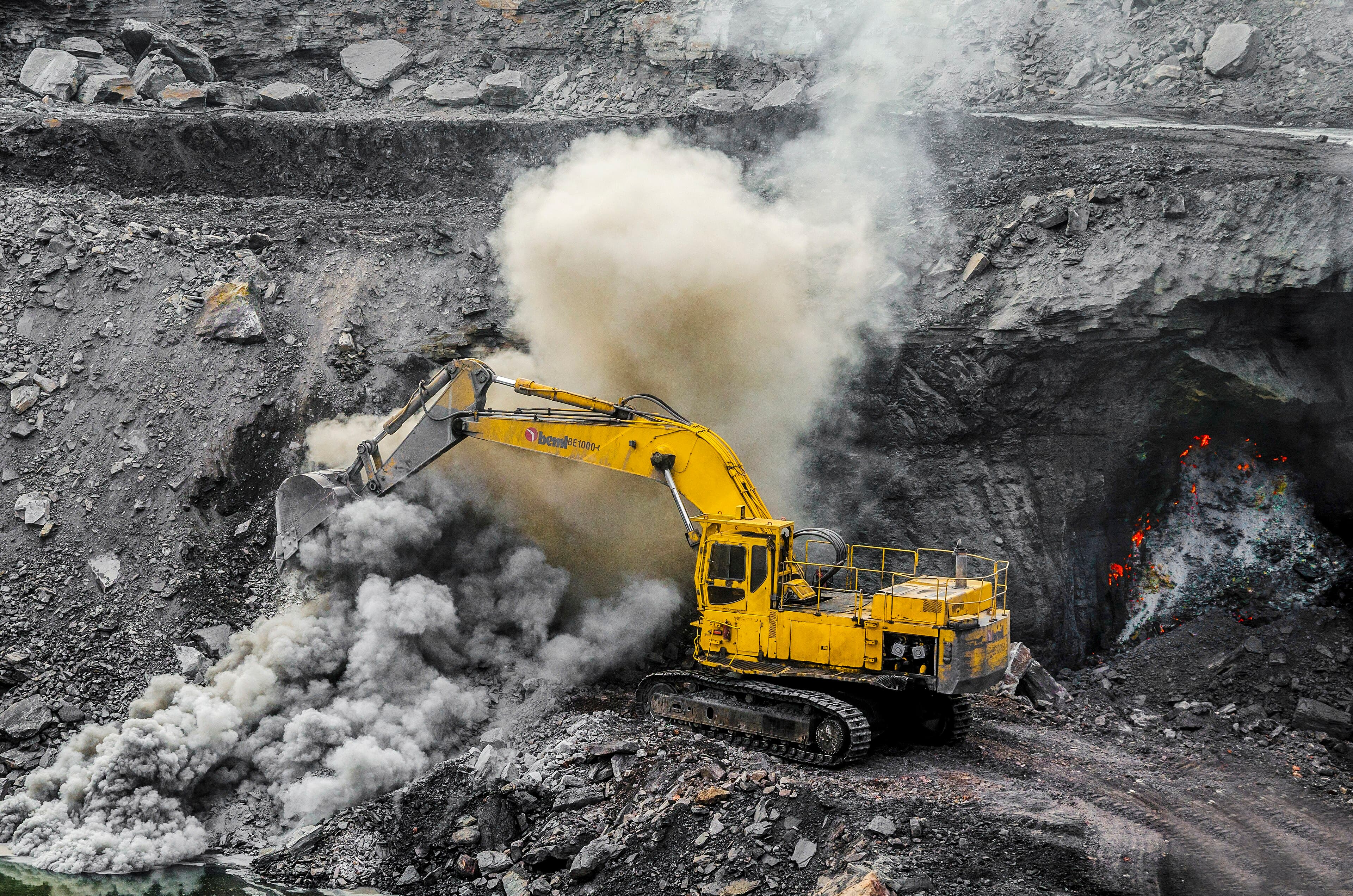 Ironi Green Mining: Label Semu untuk Membenarkan Ekspansi Agresif Industri Tambang